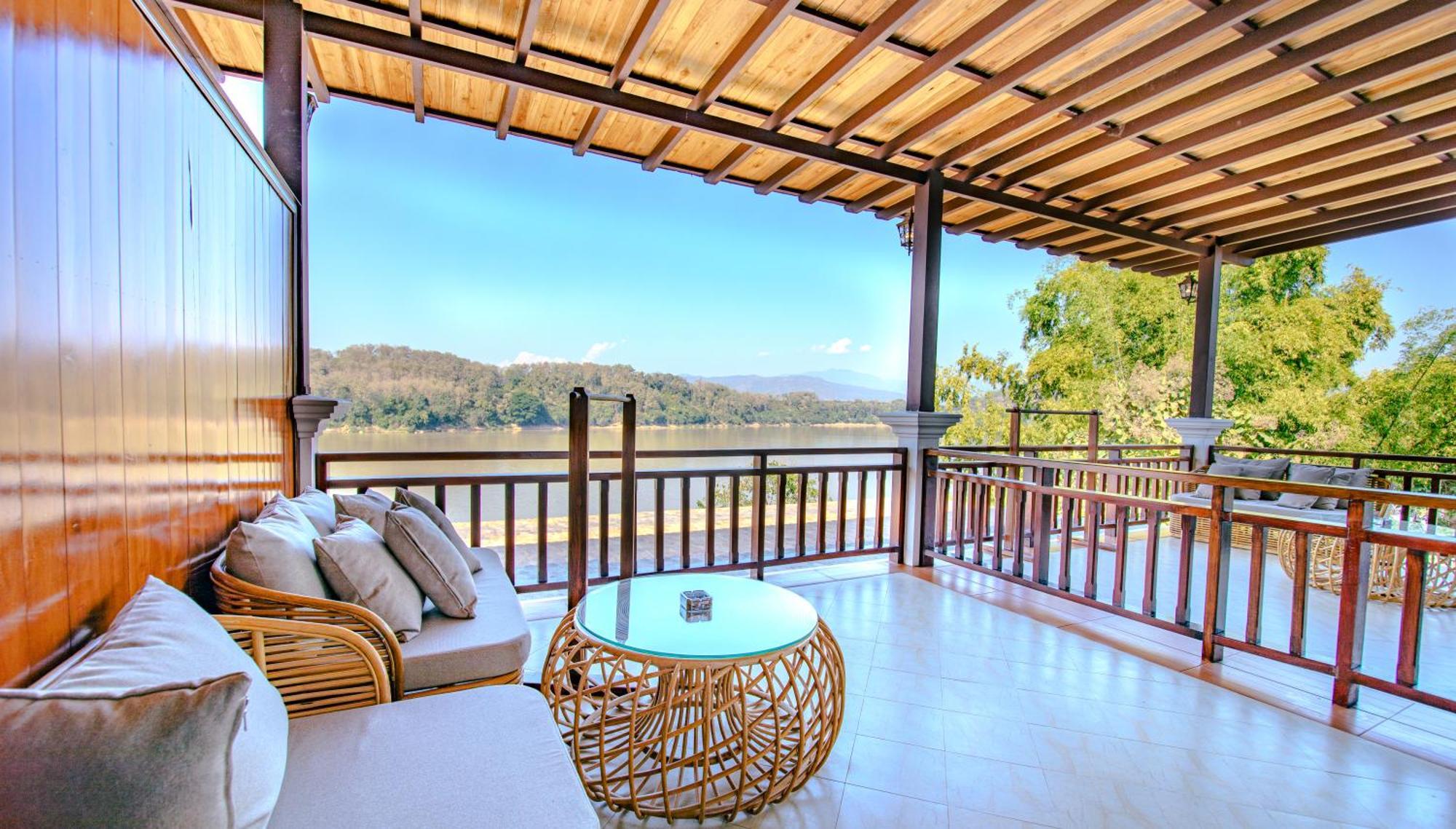Relaxful Hotel泊岸酒店 Luang Prabang Esterno foto