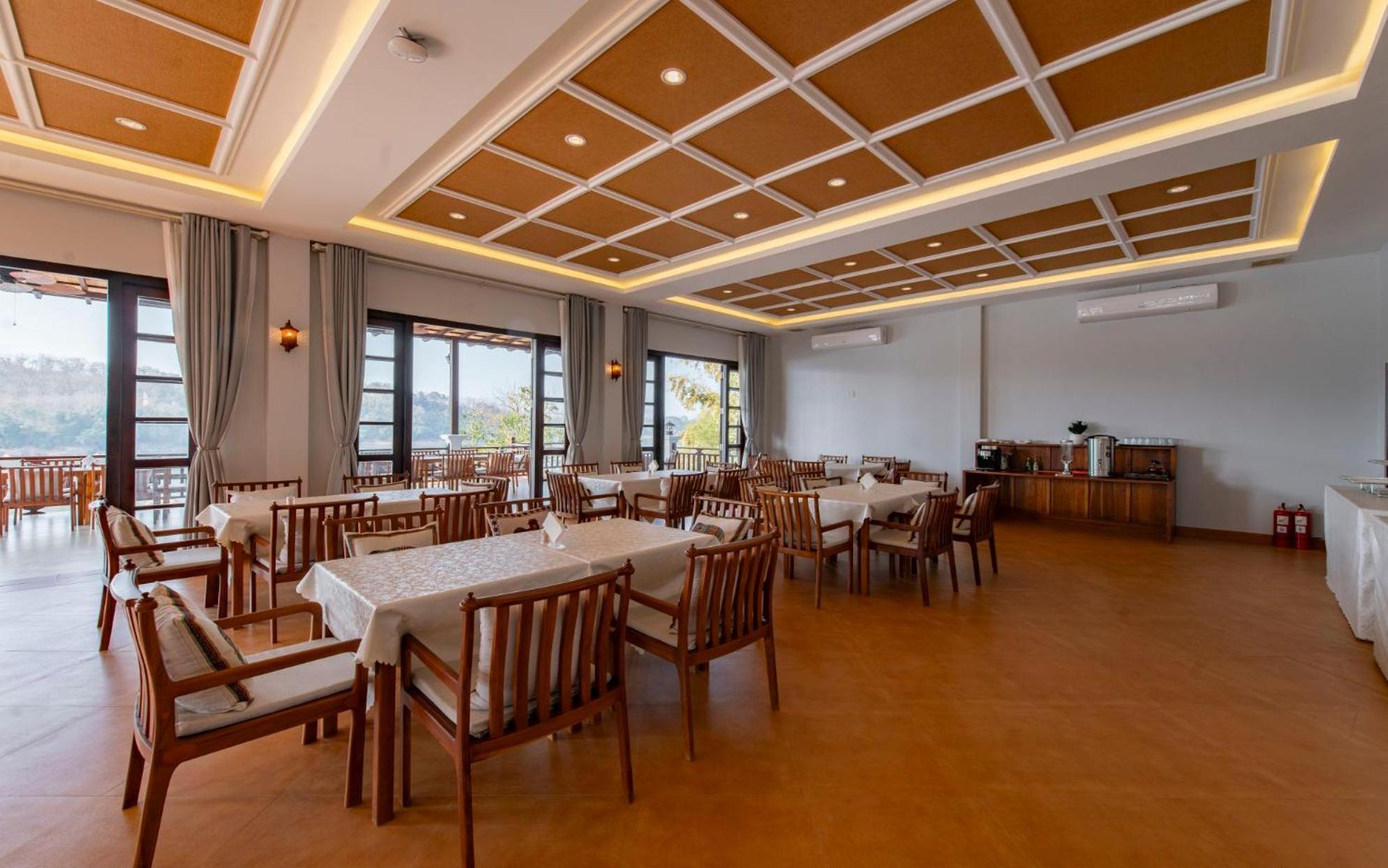 Relaxful Hotel泊岸酒店 Luang Prabang Esterno foto